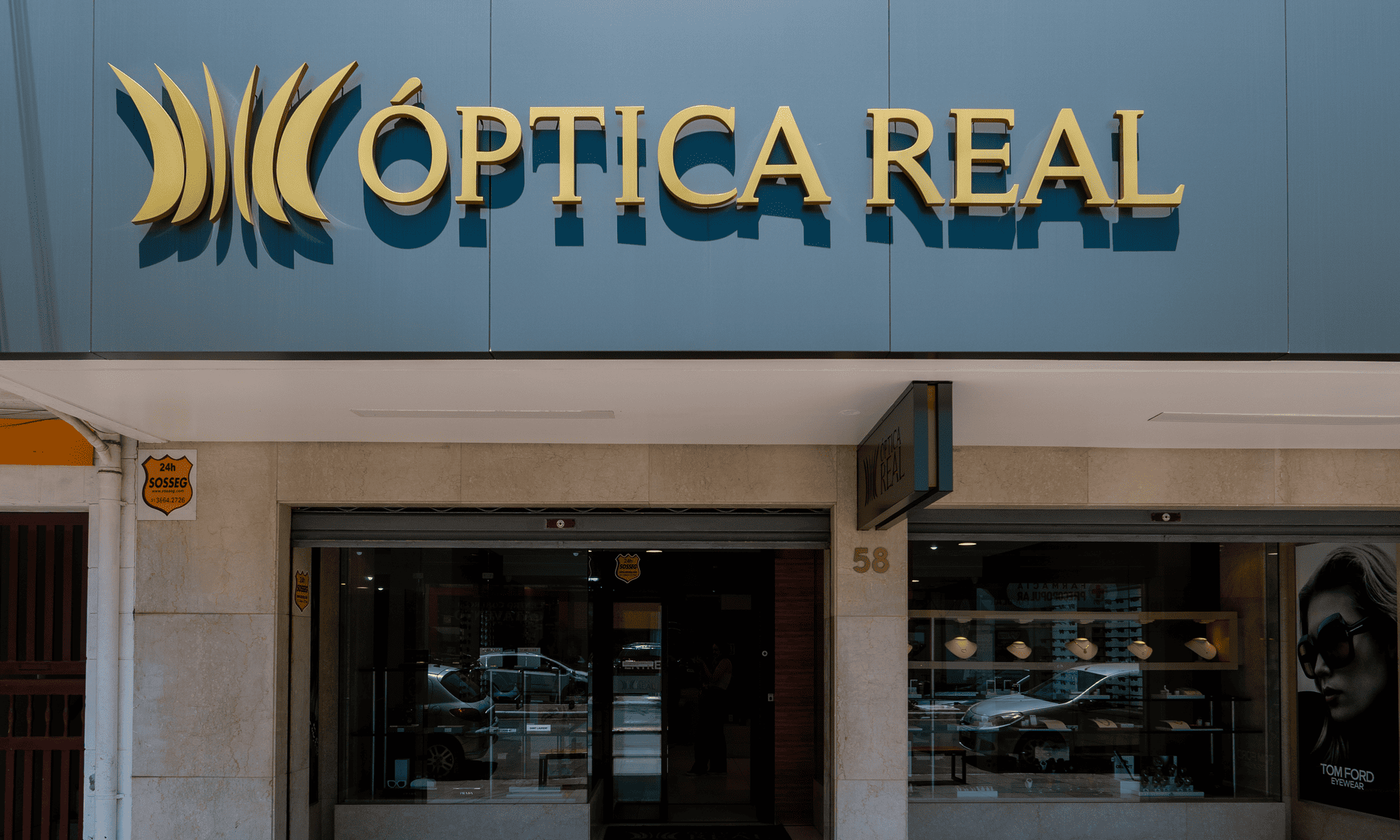 Fachada Óptica Real